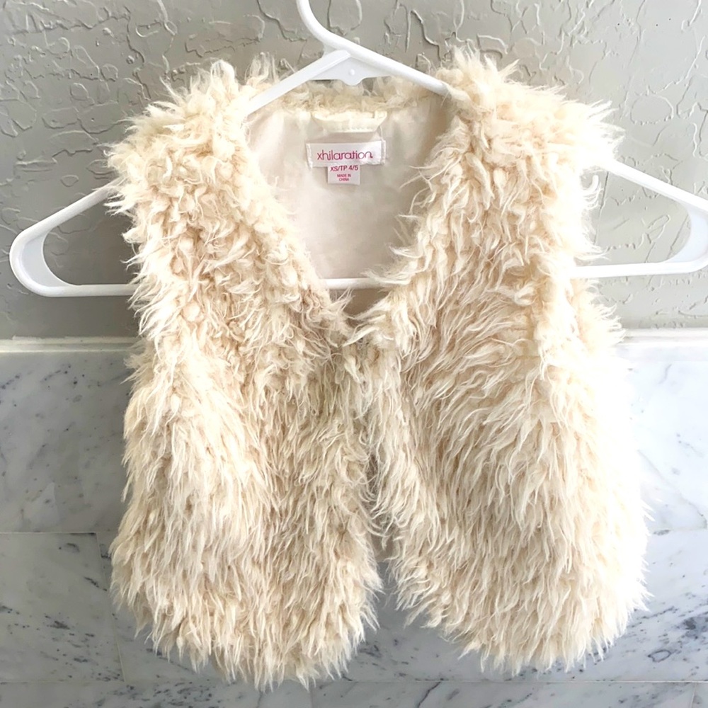 Xhilaration XS 4/5 girls cream faux fur vest